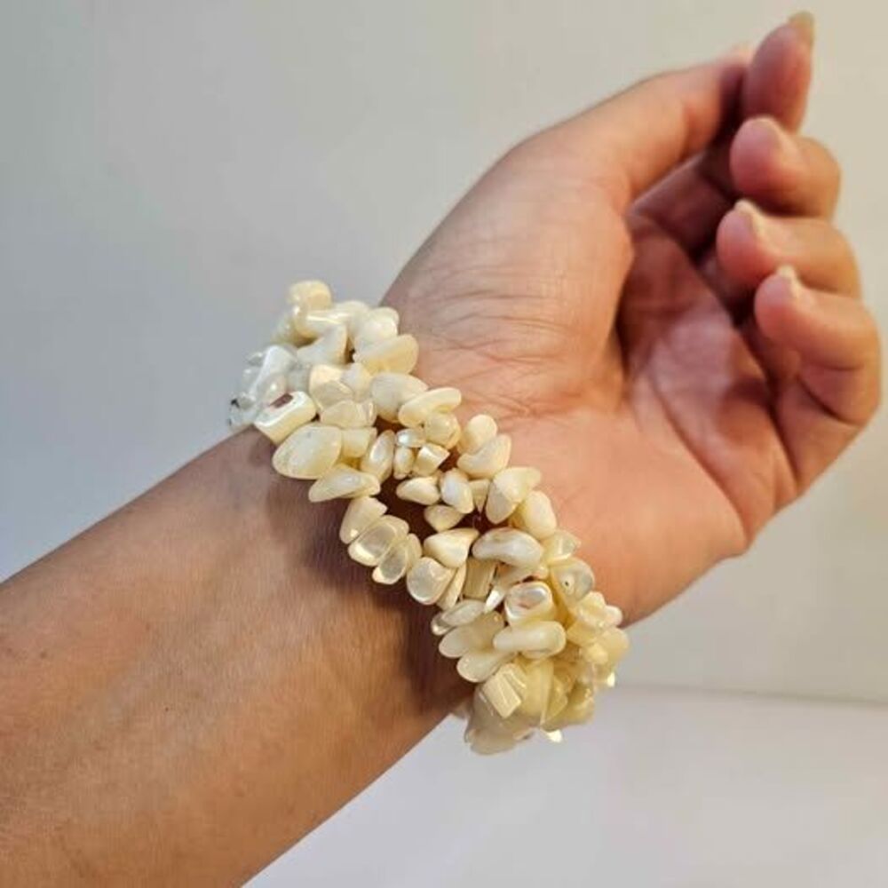 Mother of Pearl Chip Bracelet